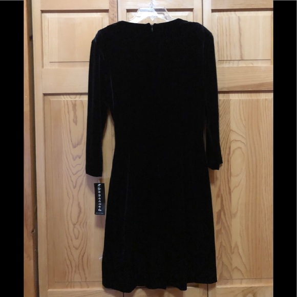 Ladies Dress - Picture 2 of 4